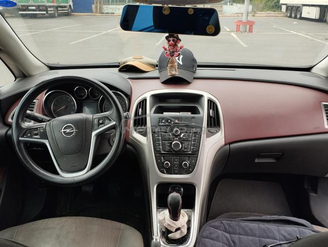 Opel Astra j essence 2010