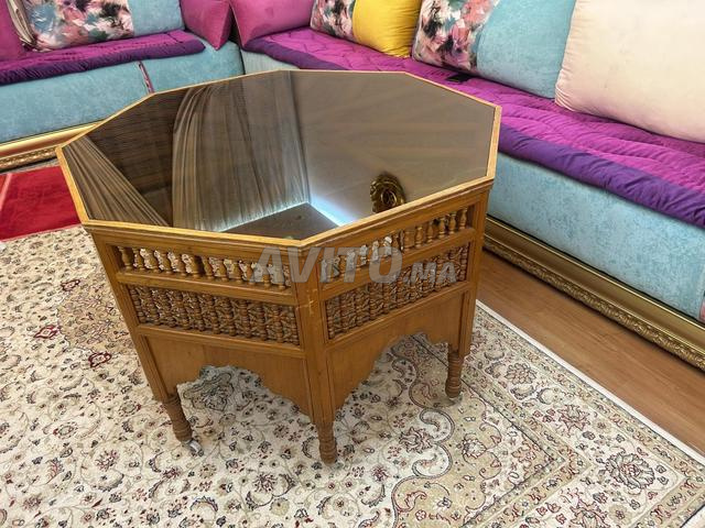 Table en bois du grand salon - 2