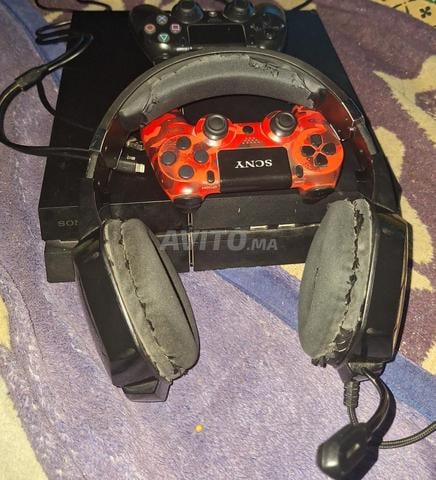 PS4 normal non flashé, avec PES 2026 ou casque inclus.