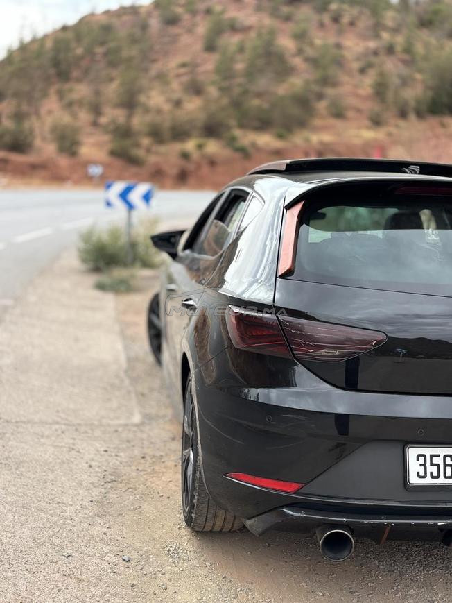 seat leon ba9i n9iya li chari merhba