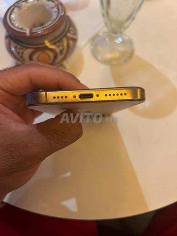 iPhone 16 Pro Max propre - 2
