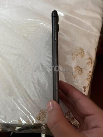 iPhone 11 avec boîte - 2