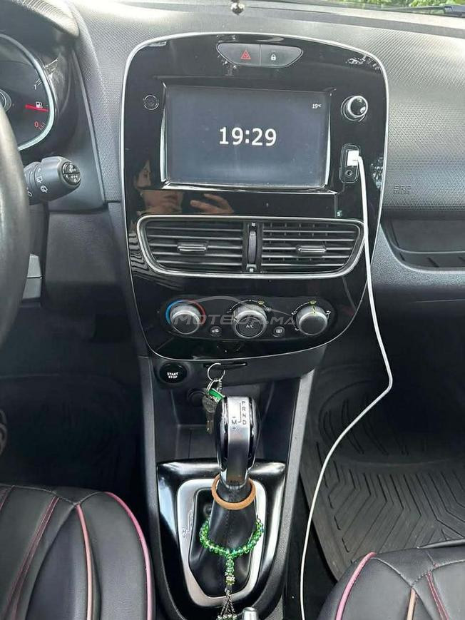 clio 4 en très bonne état 