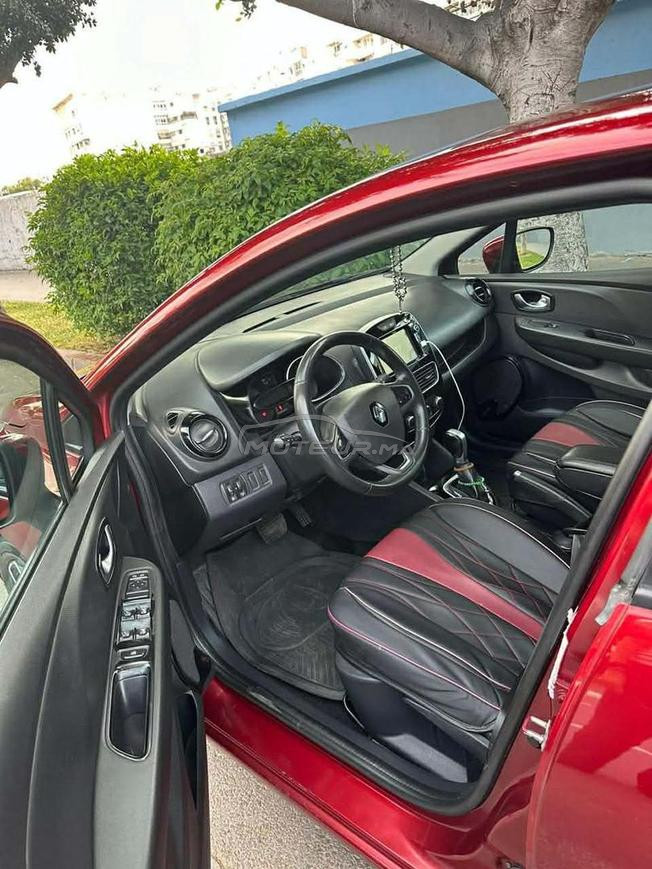 clio 4 en très bonne état 