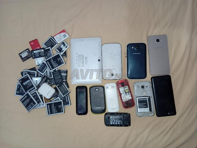 Téléphones à réparer - 2