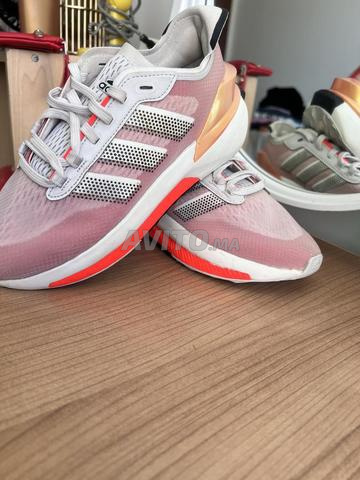 Baskets Adidas roses et blanches