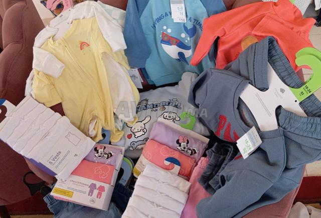 Vêtements enfants et bébés Primark de la Hollande