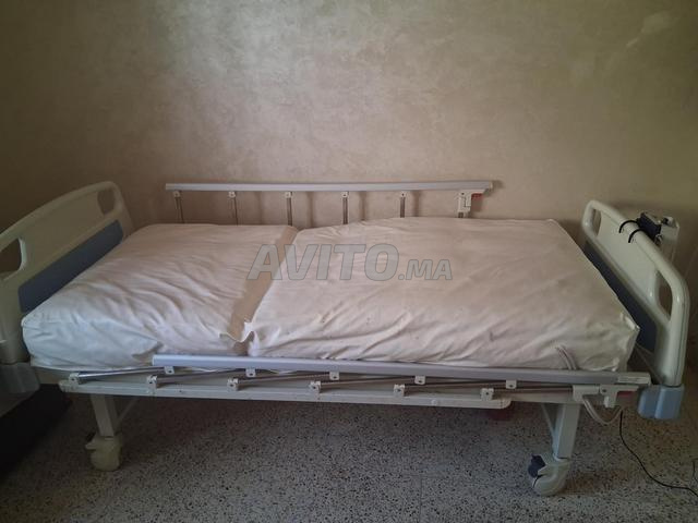 Lit médical manuel (propre et en bon état) - 2