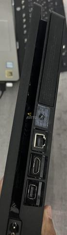 PS4 Slim en ligne avec une manette - 2