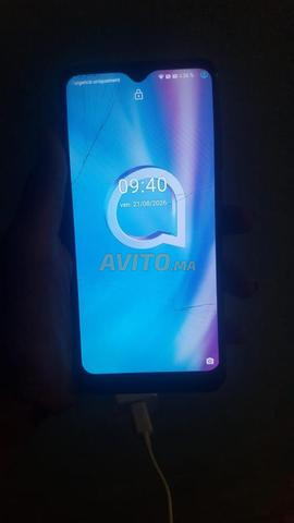 Alcatel 3X 4GB 64GB مكسور قليلاً السعر قابل للنقاش