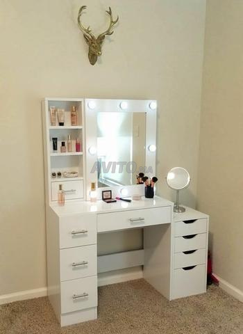 Coiffeuse élégante - 2