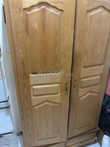 Mario - Armoire en bois en bon état - 2