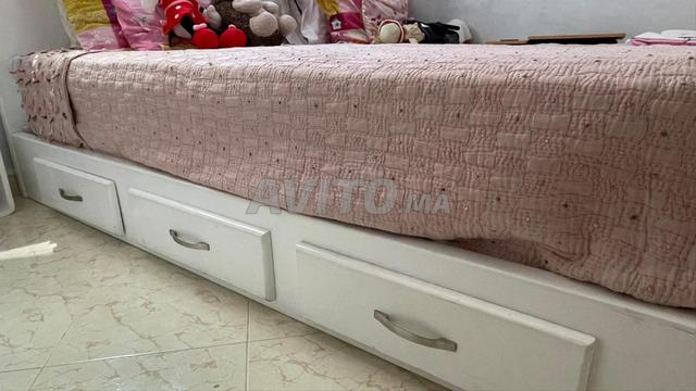سرير خشبي بثلاثة أدراج - 2