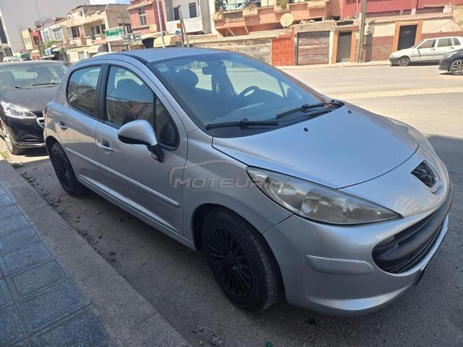 Peugeot 2O7 diesel 6 chv toutes options 
