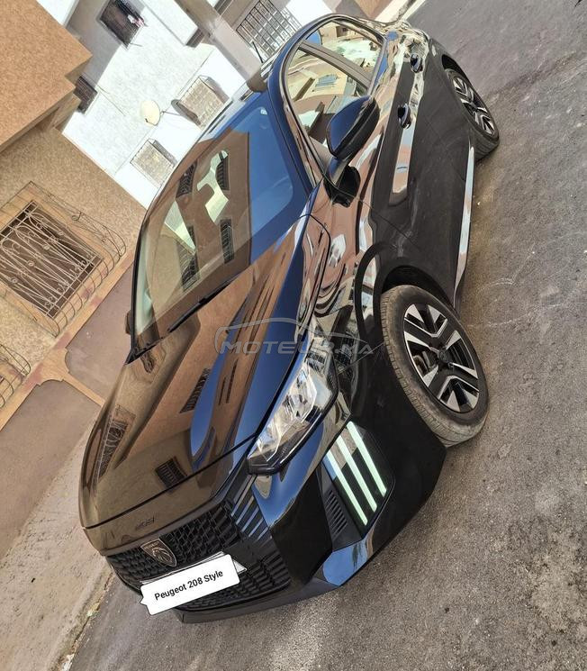Peugeot 208 version Style manuelle À Ben Ahmed 