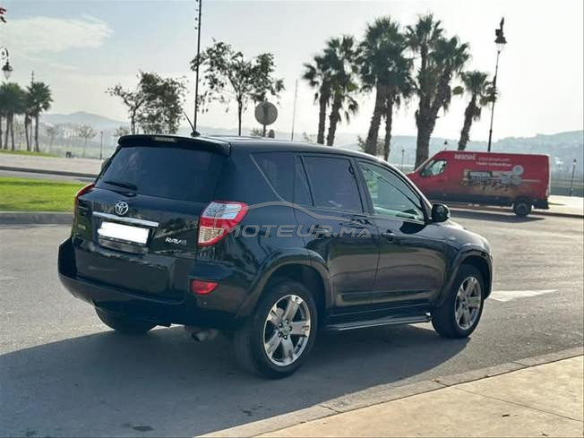 Toyota RAV4 essence automatique 