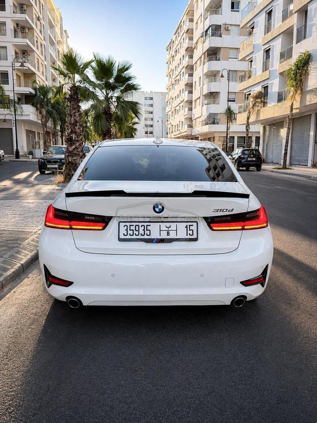 BMW 318 d 2020 en excellent état 