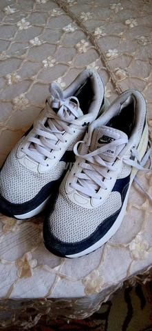 Chaussures Nike Air Max à vendre. Bienvenue à tous.