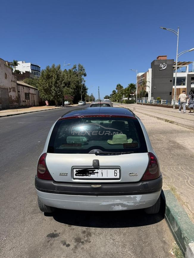 Renault Clio Essence Manuelle 2000 à Kénitra