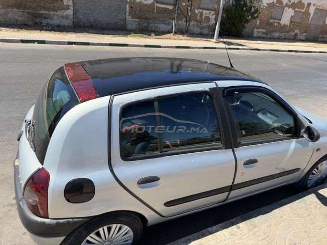 Renault Clio Essence Manuelle 2000 à Kénitra
