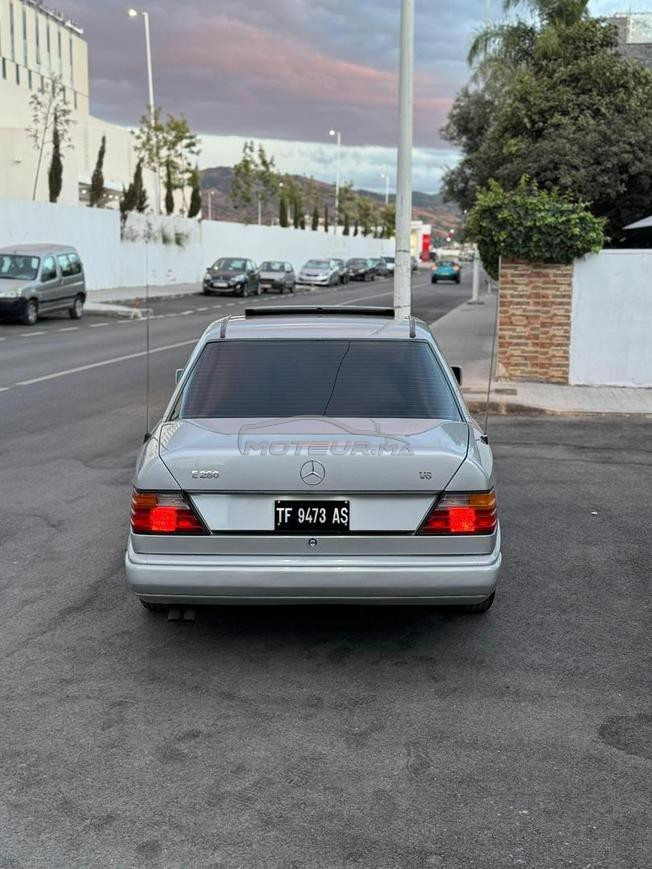 Mercedes E 260 