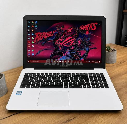 Asus i7 6ème Ram 8 disque SSD écran 15