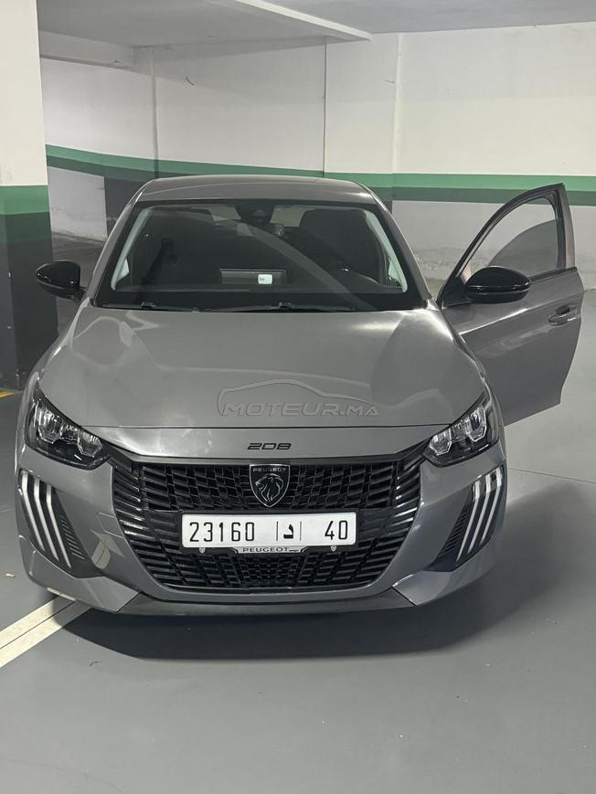 Peugeot 208 Essence Manuelle 2024 à Tanger