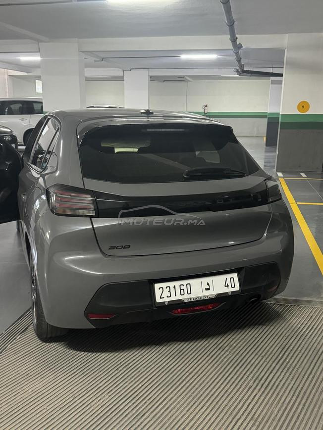 Peugeot 208 Essence Manuelle 2024 à Tanger