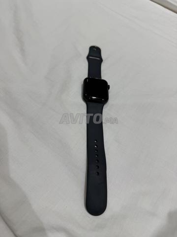 Apple Watch SE 2ème génération 44 mm noir - 2