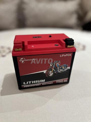Batterie pour moto en lithium 12V 10Ah encore neuf