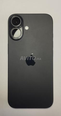 iPhone 16 très bon état 128g