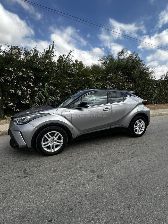 Toyota CHR hybride 1er main