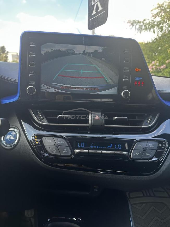 Toyota CHR hybride 1er main