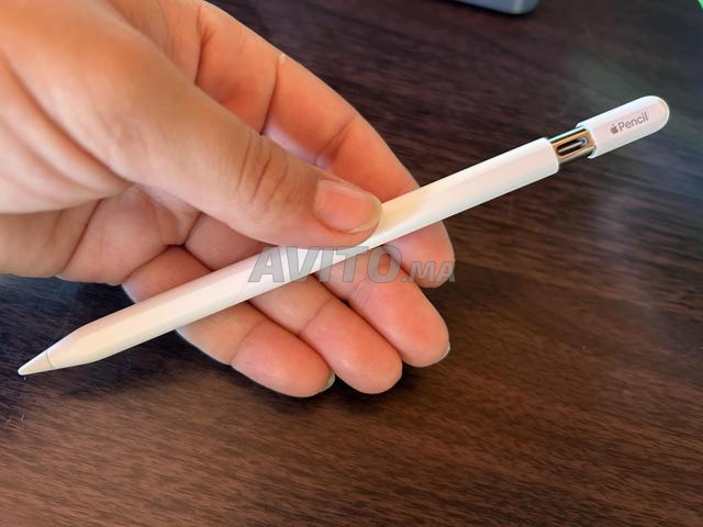 أبل بنسل USB-C أصلي – حالة ممتازة