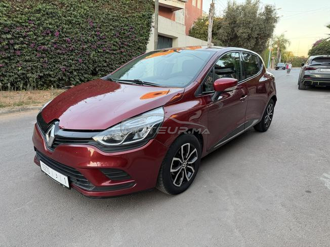 Clio 4 automatique avec main libre 