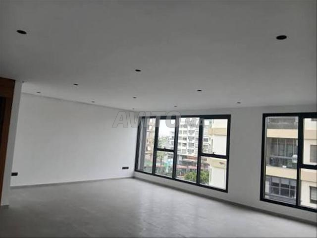 Plateau neuf avec ascenseur garage