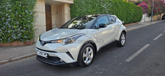 Toyota C-HR Hybride Premiére main 2019 