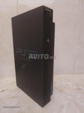 بلاي ستيشن 2 (PS2) نقية للبيع مع ملحقاتها - 2