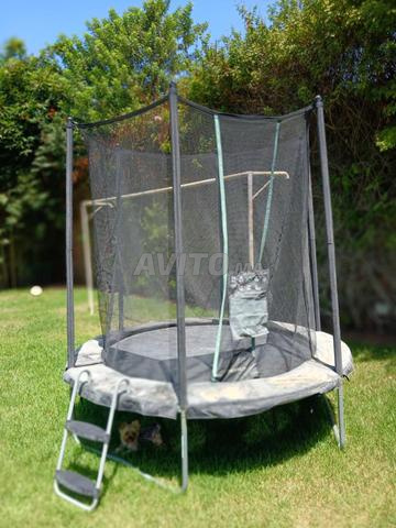 Trampoline de grande taille