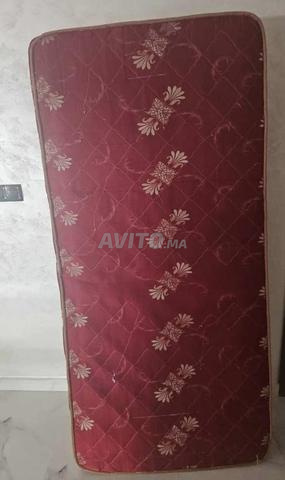 lit bois arz avec matelas en très bon état - 2