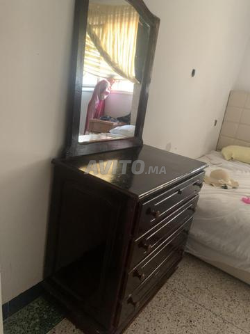 سرير ومرآة لغرفة النوم - 2