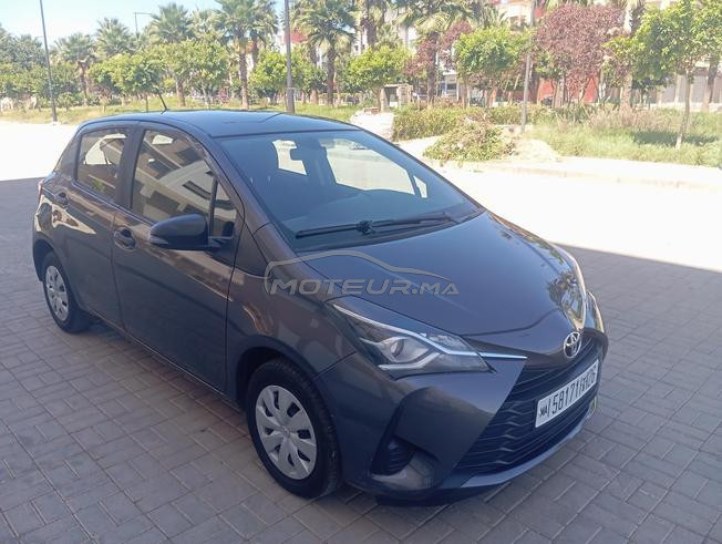 yaris (1er main) km (49 000)