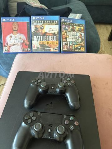 PS4 Slim 500 Go avec trois jeux, prix négociable - 2