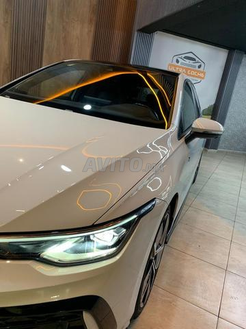 فولكس فاجن جولف 8.5 R-Line