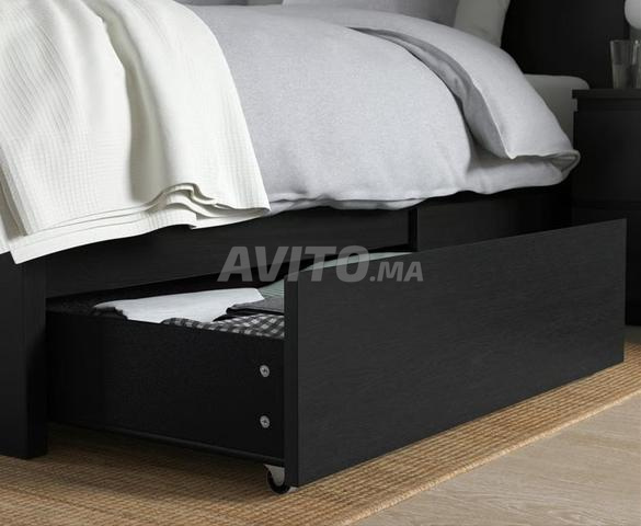Lit 180*200 avec matelas et tables de chevet - 2