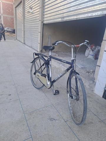 Vélo pur 8.5/10 à vendre, prix pur ou raisonnable.