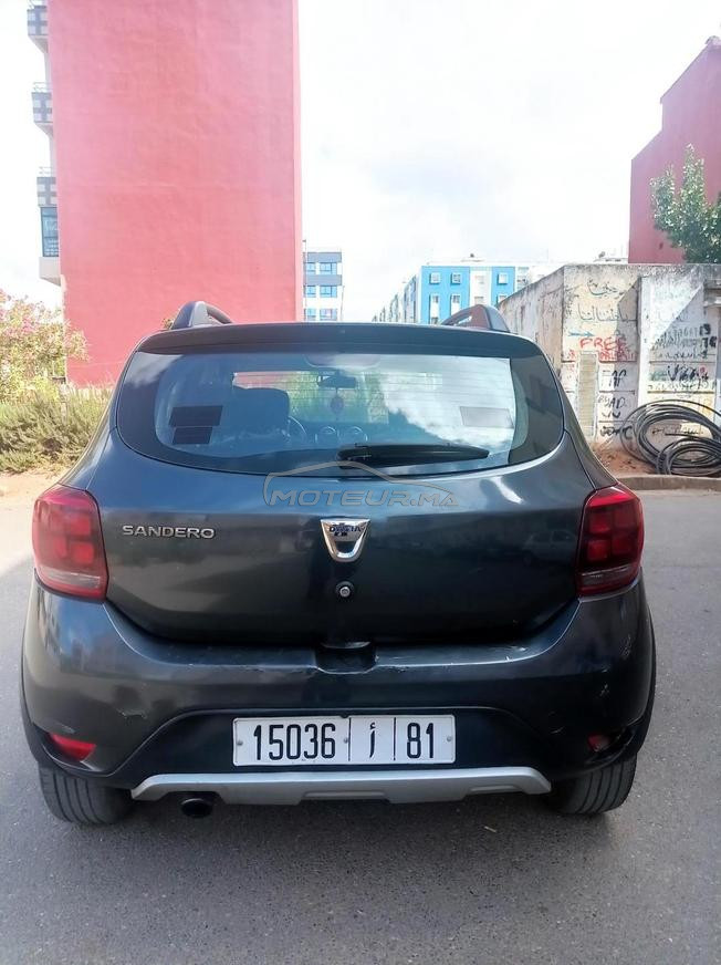 dacia Sandero modèle 2018 bon état 