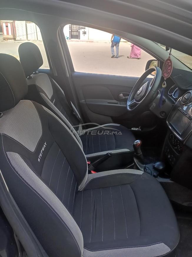 dacia Sandero modèle 2018 bon état 