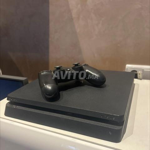 PS4 slim 408GO Manette originale 3 jeux offerts