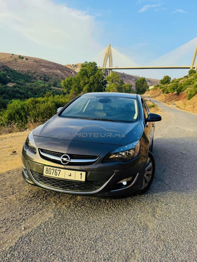 Opel Astra Diesel Manuelle 2013 à Ain Aouda